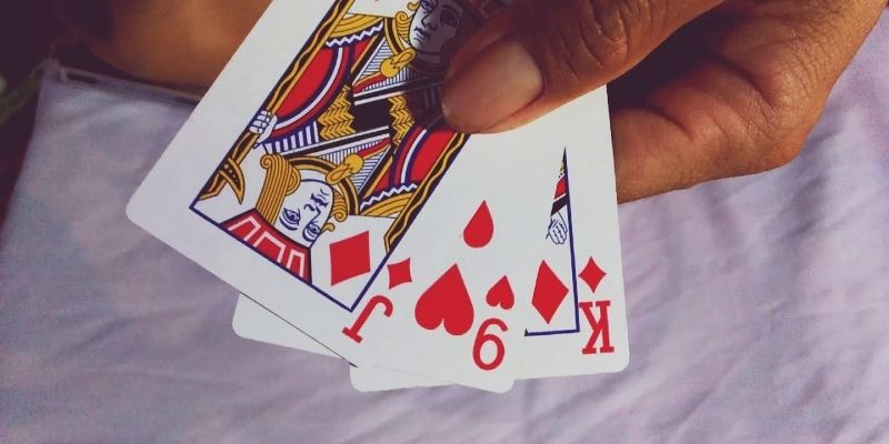 Mẹo Chia Bài Cào 9 Nút Cực Kỳ Hiệu Quả Từ Cao Thủ 77BET 2 Bài cào 9 nút có cách tính điểm đơn giản