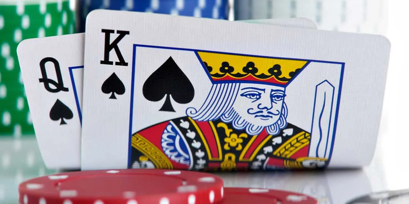 Mẹo Chơi Bài Catte 6 Lá Cực Đơn Giản Có Thể Bạn Chưa Biết 4 Hãy cố gắng chơi những lá lớn để dồn ép đối thủ